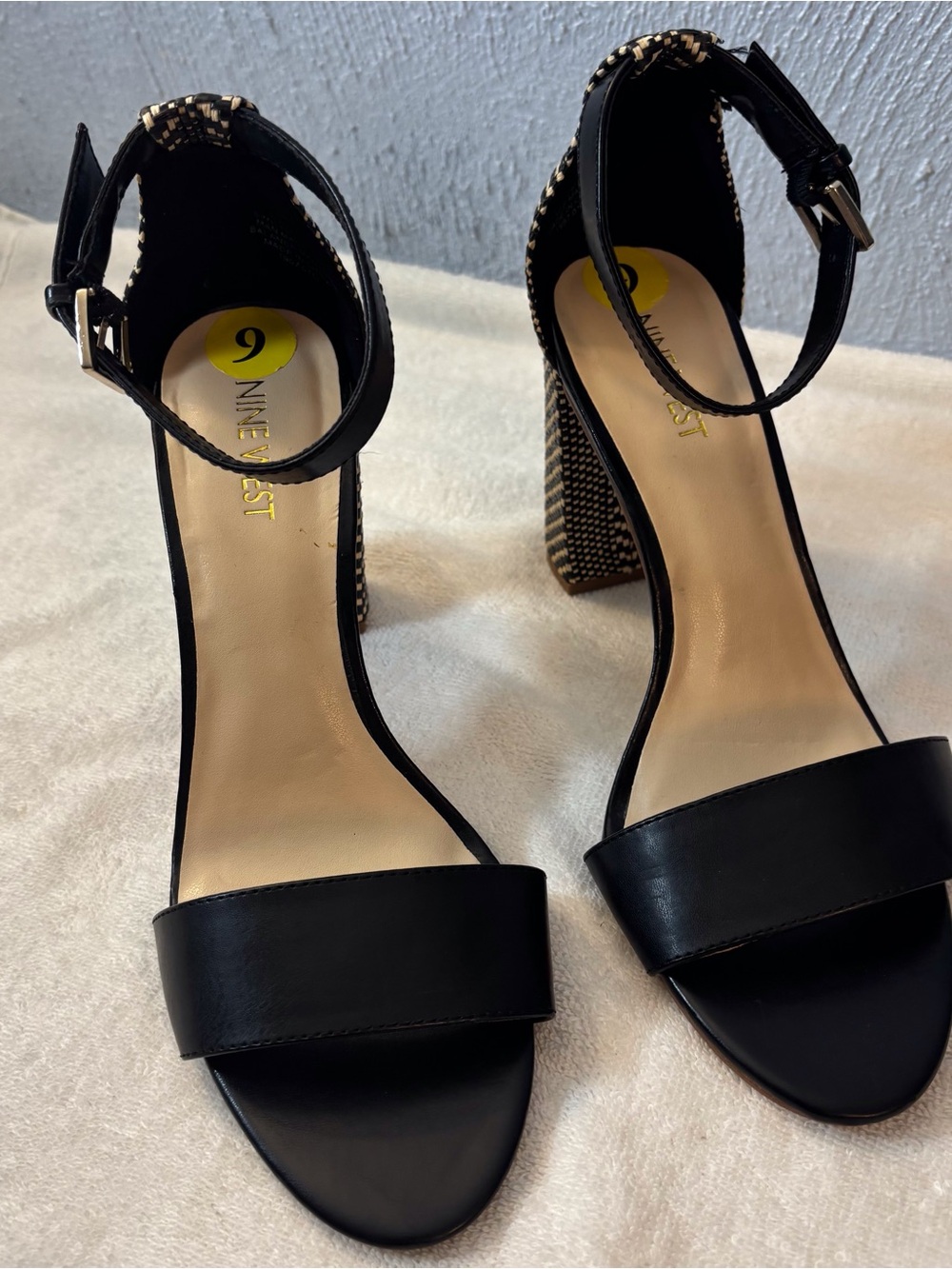 Nine West Black Open-Toe Ankle-Strap Block Heels SZ 9 M Padded Date Night Abrah